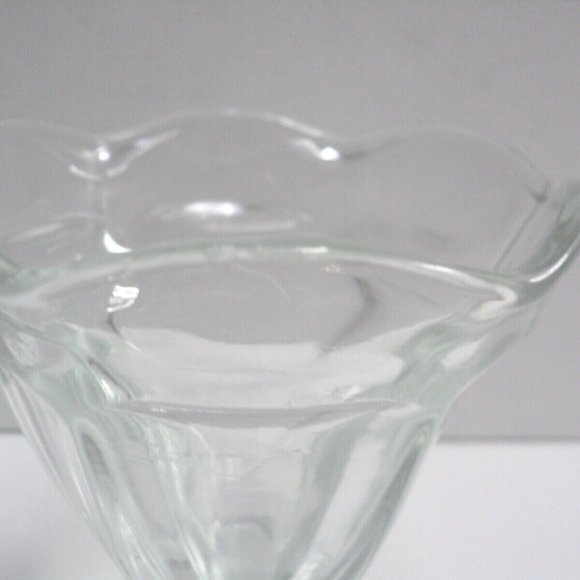 3 Vintage Anchor Hocking Footed Clear Tulip Sundae/Dessert Glass Dishes 4.5 Oz. - Picture 5 of 5